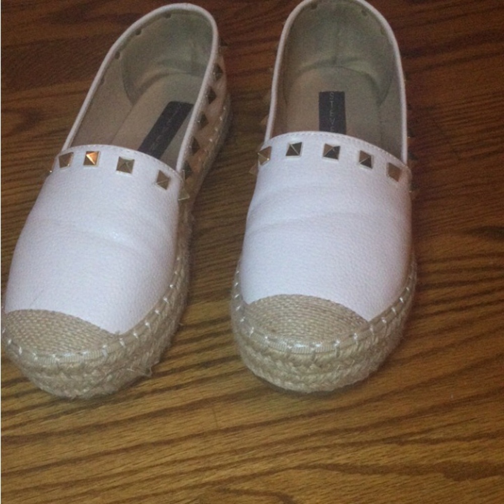 Shoes - Picture 3 of 8